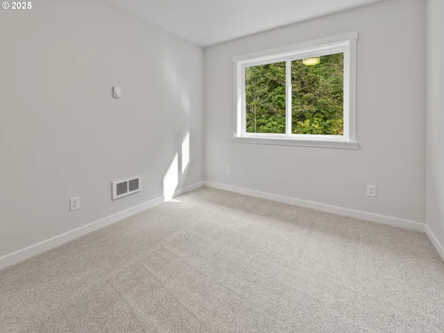 $439,000 | 1496 Southeast Marine Avenue, Lincoln City, OR 97367