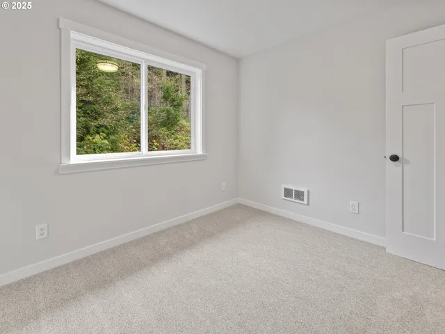 $439,000 | 1496 Southeast Marine Avenue, Lincoln City, OR 97367