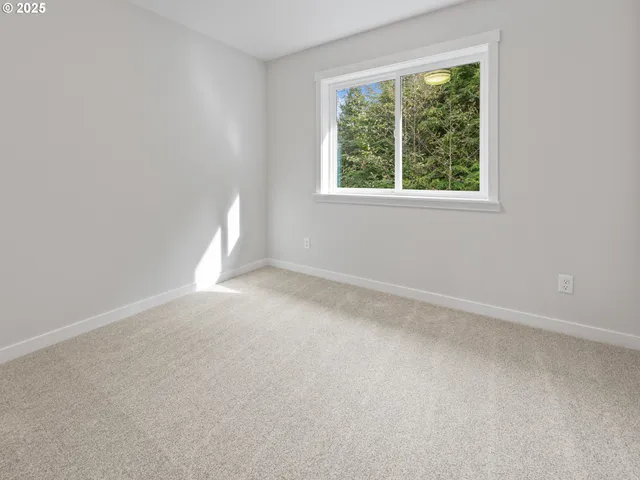 $439,000 | 1496 Southeast Marine Avenue, Lincoln City, OR 97367