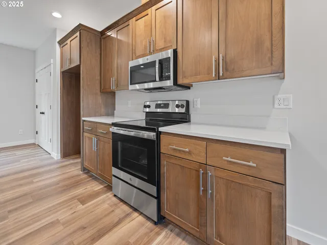 $439,000 | 1496 Southeast Marine Avenue, Lincoln City, OR 97367