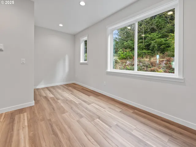 $439,000 | 1496 Southeast Marine Avenue, Lincoln City, OR 97367