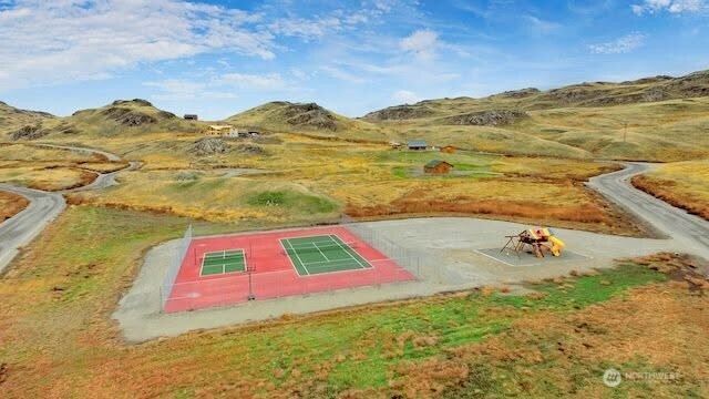 446 Plata Road Brewster, WA 98812 - Photo 28 of 32 a view of houses and mountain view