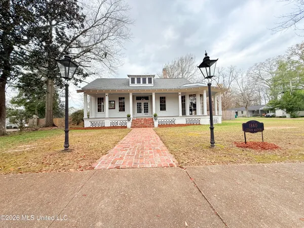 $450,000 | 506 South Church Street, Brookhaven, MS 39601