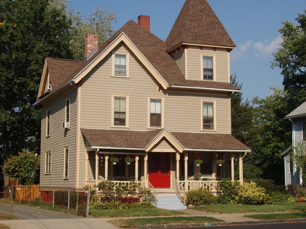 69 Clarendon Street Springfield, MA 01109 - Photo 2 of 22 Gallery Image 2