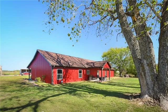 $499,000 | 1428 Northwest 325th Road, Holden, MO 64040