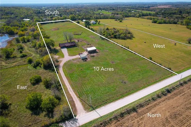 $499,000 | 1428 Northwest 325th Road, Holden, MO 64040