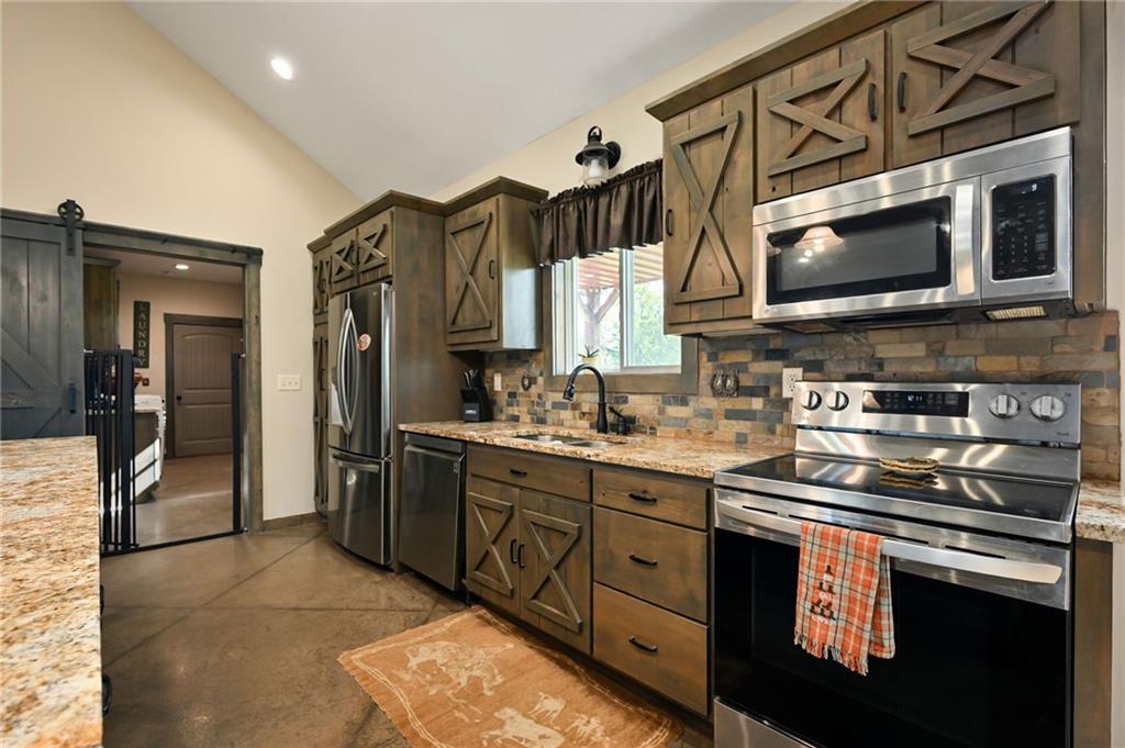 1428 Northwest 325th Road Holden, MO 64040 - Photo 8 of 33