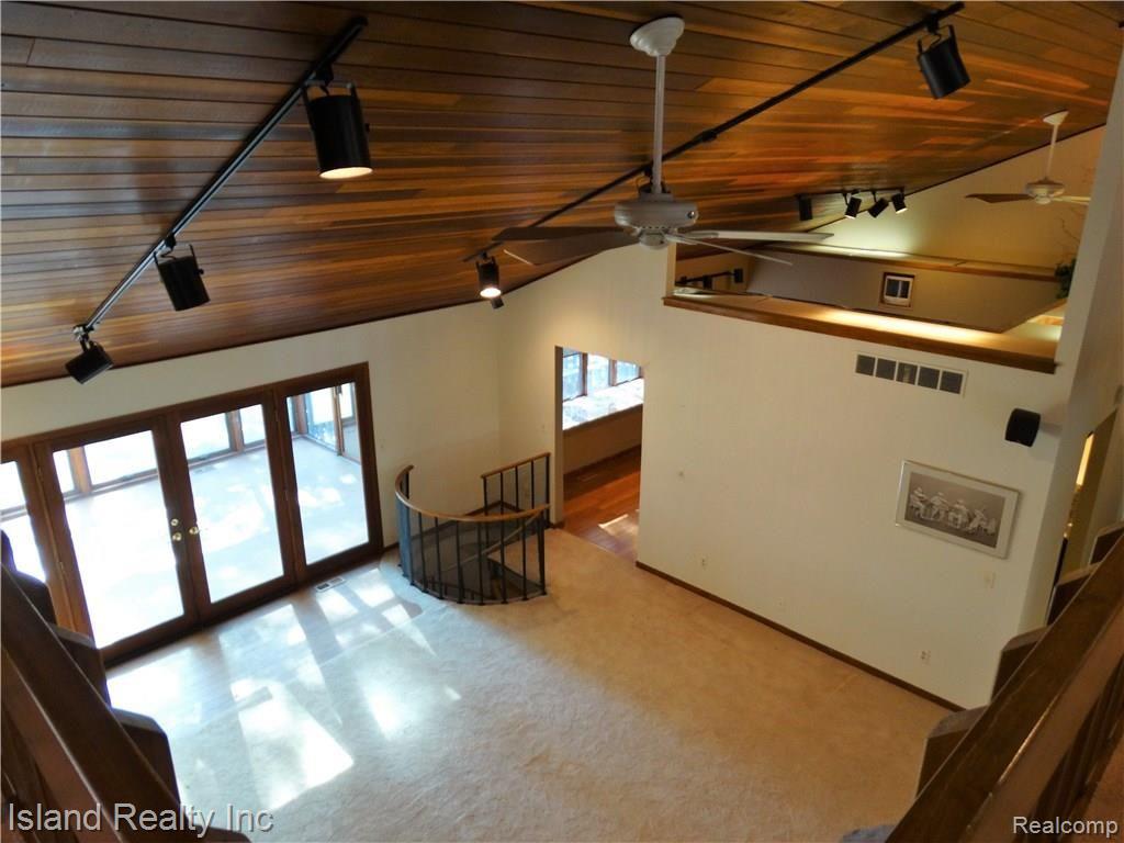 22673 Meridian Road Grosse Ile, MI 48138 - Photo 25 of 48