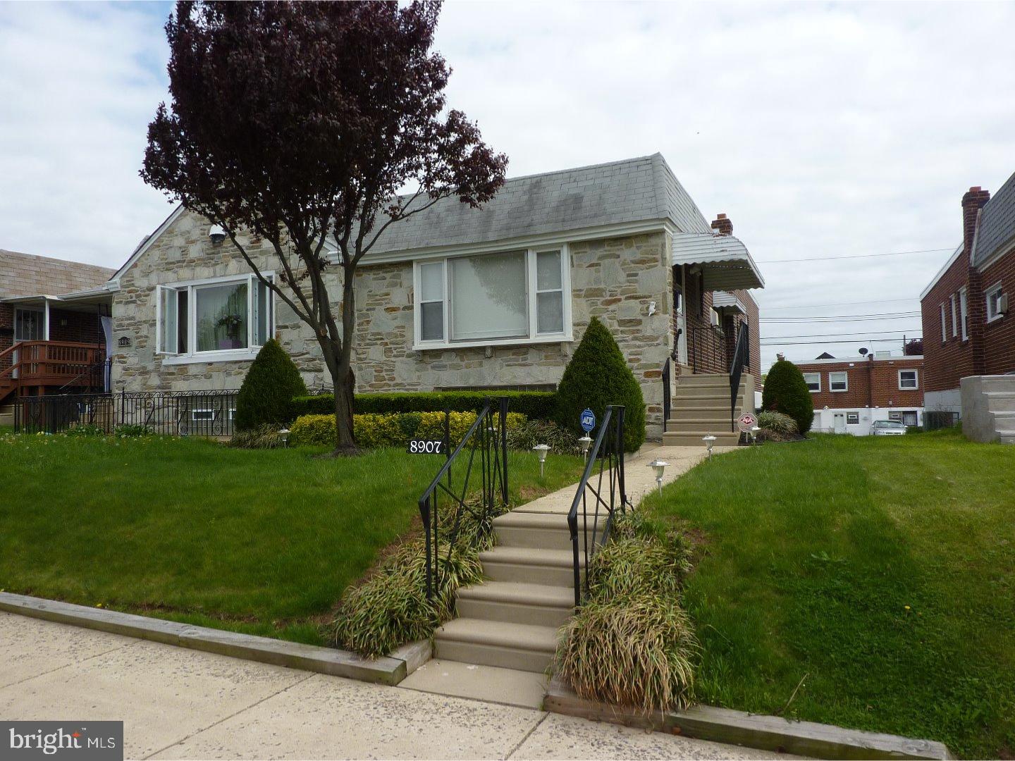 8907 Blue Grass Road Philadelphia, PA 19152 - Photo 2 of 23 Gallery Image 2