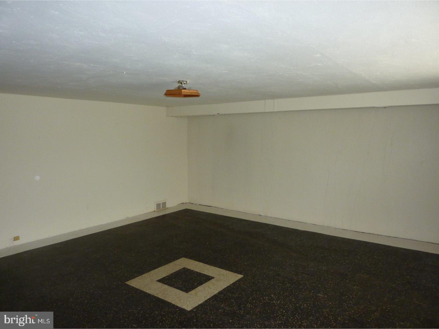 8907 Blue Grass Road Philadelphia, PA 19152 - Photo 21 of 23 Gallery Image 21