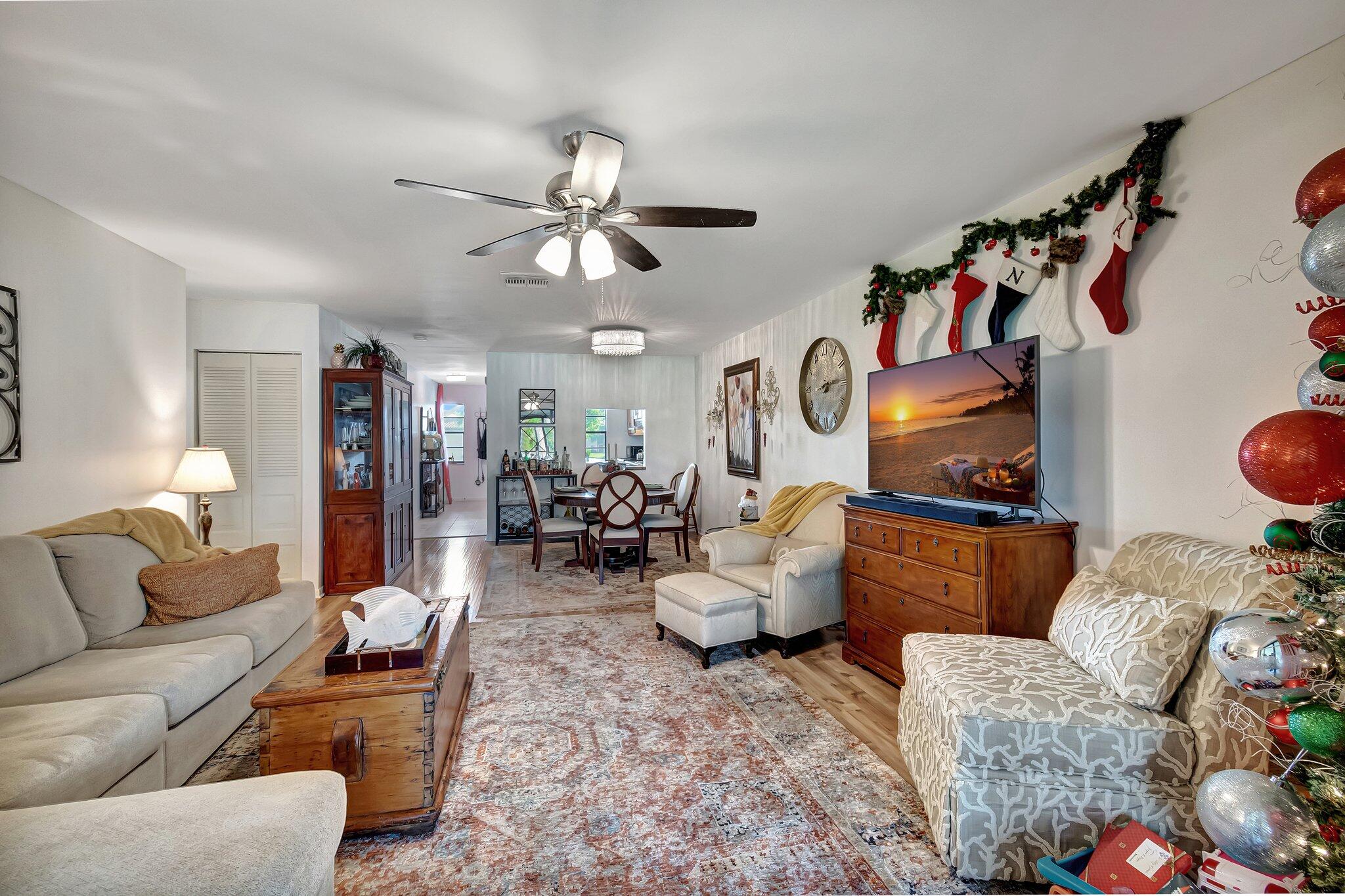 21856 Arriba Real, Unit 5F Boca Raton, FL 33433 - Photo 9 of 61 LIVING/DININGROOM