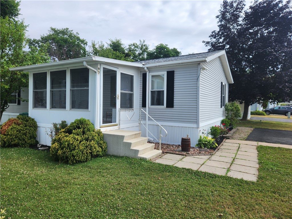 97 Locust Drive Hamlin, NY 14464 - Photo 2 of 17