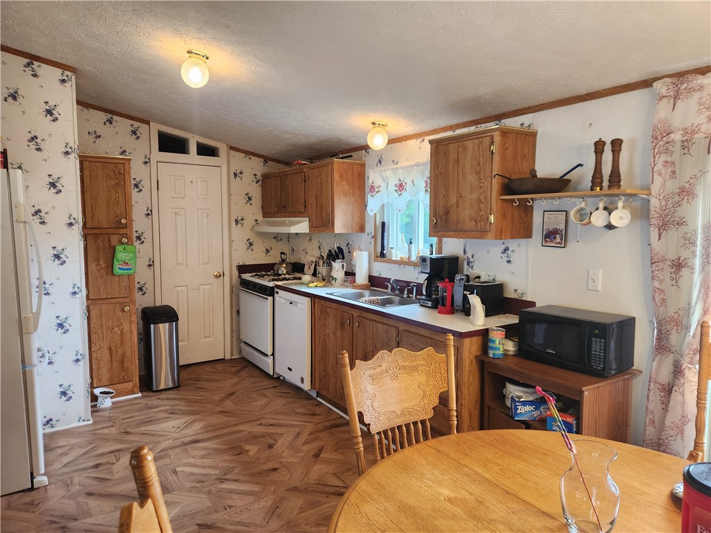 97 Locust Drive Hamlin, NY 14464 - Photo 9 of 17