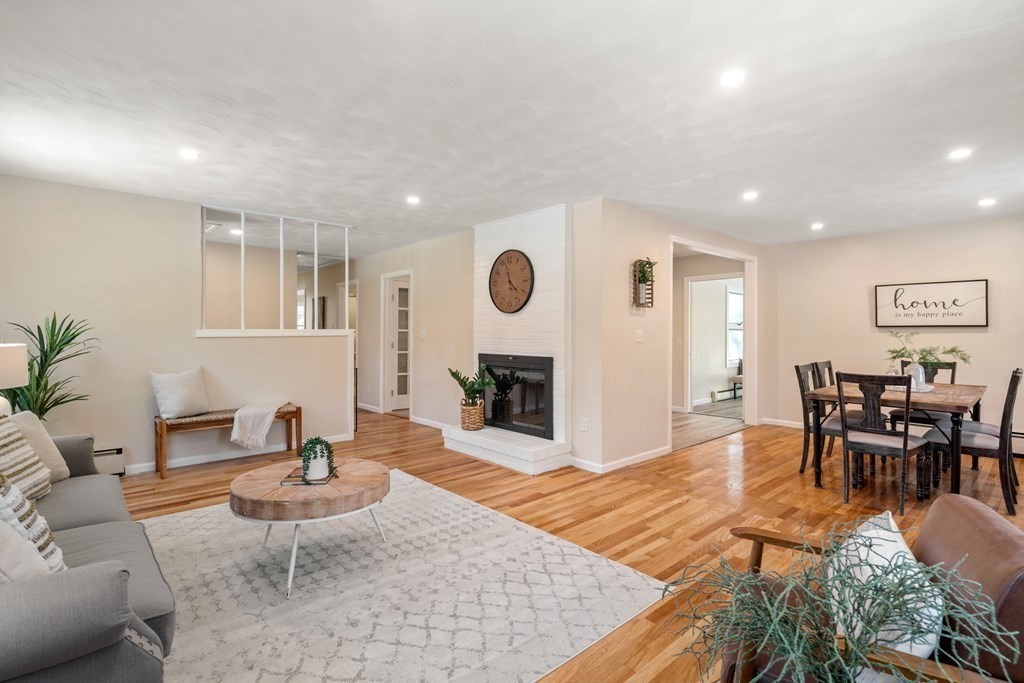 3 Silverbrook Road Boxford, MA 01921 - Photo 11 of 39 a living room with furniture