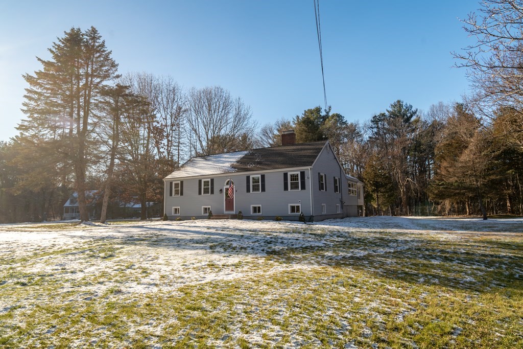 3 Silverbrook Road Boxford, MA 01921 - Photo 3 of 39 a house that has a tree in it