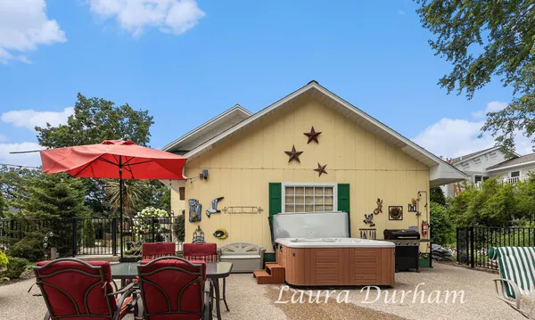 $1,295,000 | 790 Lake Street, Saugatuck, MI 49453