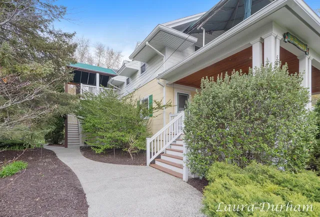 $1,285,000 | 790 Lake Street, Saugatuck, MI 49453