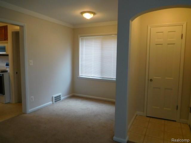 927 West Twelve Mile Road Royal Oak, MI 48073 - Photo 9 of 26