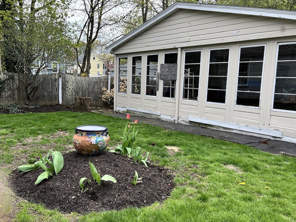 46 Richardson Road Lynn, MA 01904 - Photo 6 of 29