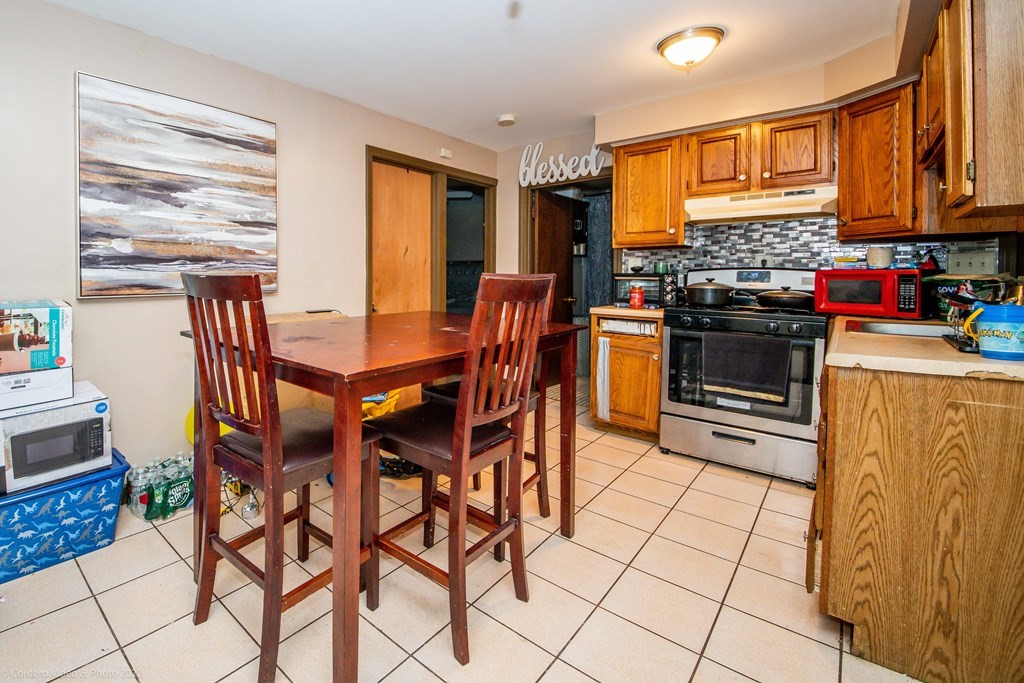 298 Division Street Fall River, MA 02721 - Photo 8 of 36