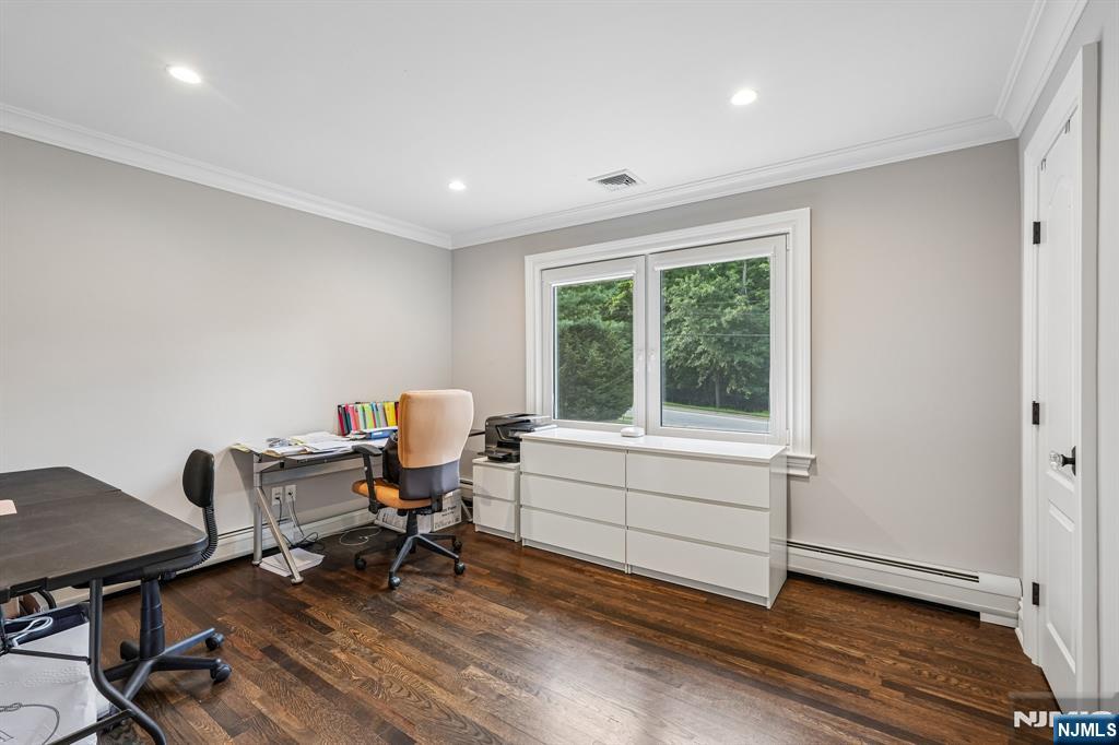 689 Colonial Road Franklin Lakes, NJ 07417 - Photo 35 of 42 Gallery Image 35