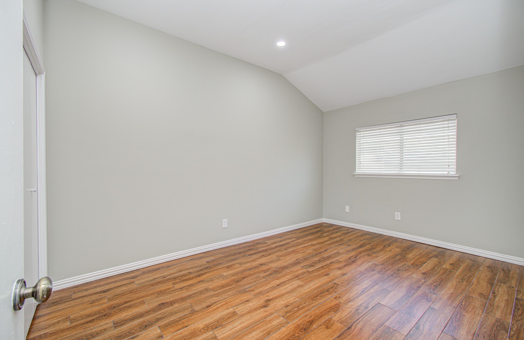 10546 Rippling Fields Drive Houston, TX 77064 - Photo 25 of 31 Secondary Bedroom 3