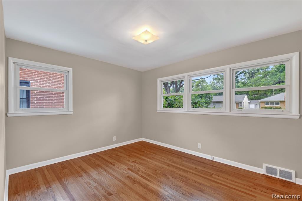 2400 Derby Road Birmingham, MI 48009 - Photo 19 of 38