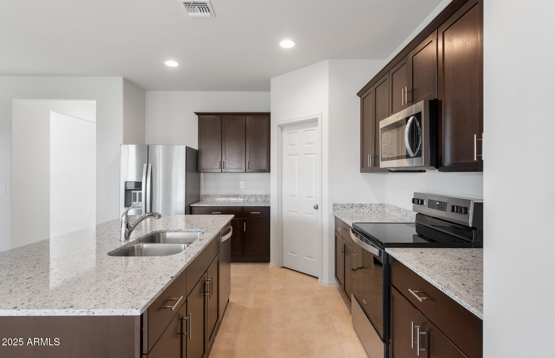 25136 West Romley Road Buckeye, AZ 85326 - Photo 4 of 20 3 - Kitchen