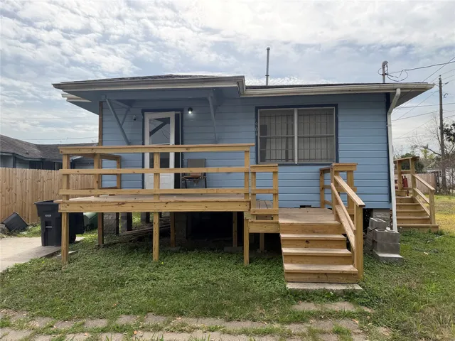 a view of house with outdoor space