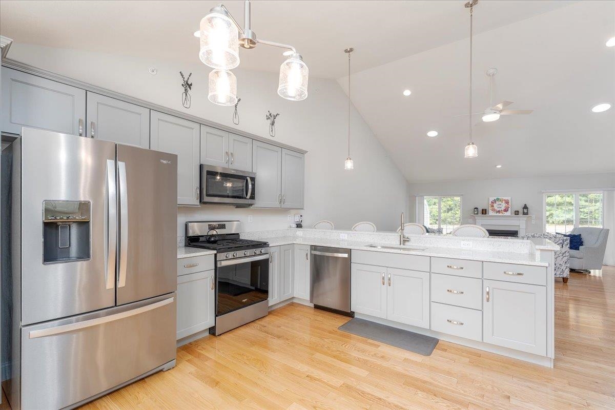 9 Springfield Drive East Hampstead, NH 03826 - Photo 2 of 34