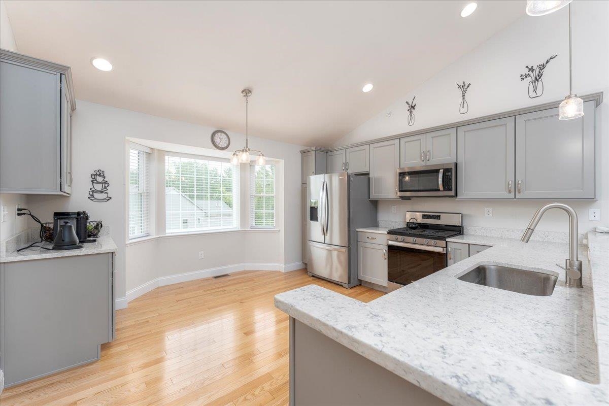 9 Springfield Drive East Hampstead, NH 03826 - Photo 3 of 34