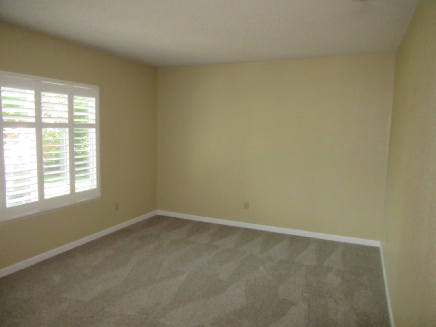 3733 Longbridge Drive Modesto, CA 95356 - Photo 7 of 19 Dining Room