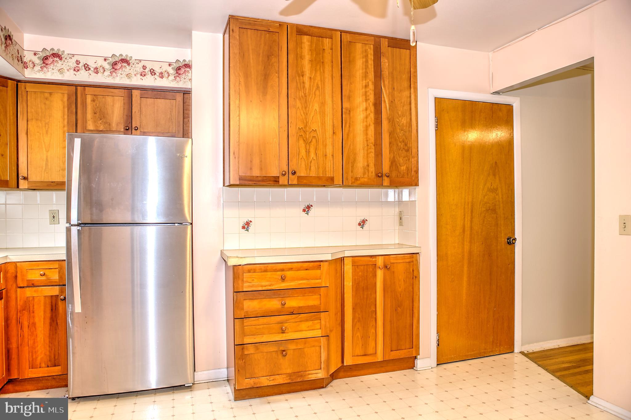 8 Vista Road Hamilton, NJ 08690 - Photo 6 of 26 Kitchen