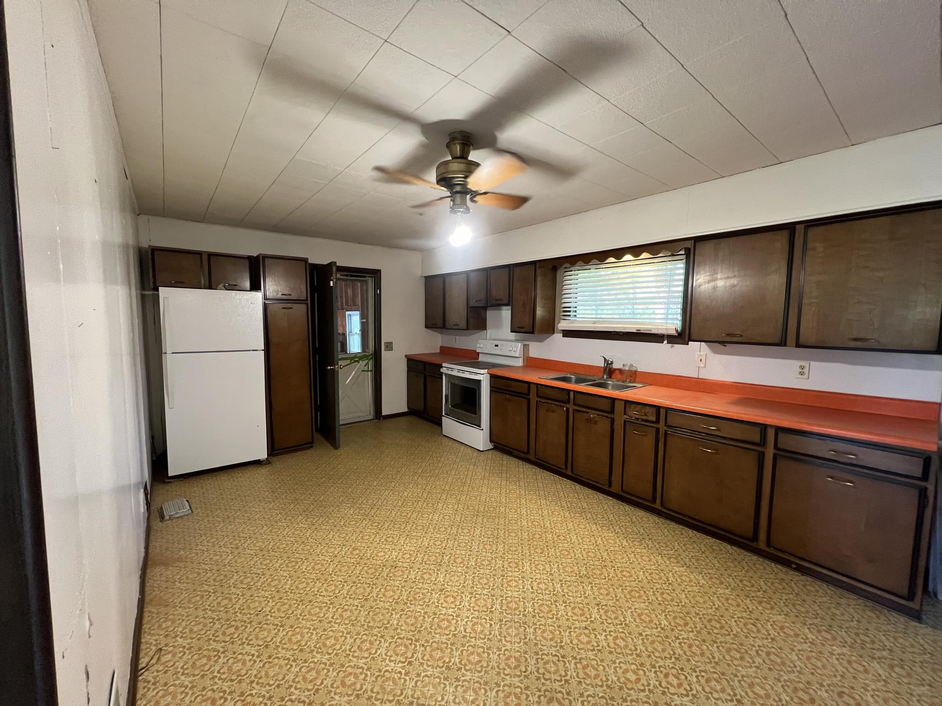12510 Burmeister Road Manchester, MI 48158 - Photo 8 of 31 Kitchen