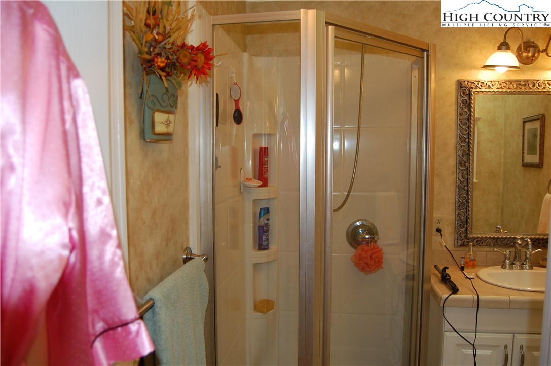 176 Trillium Road Newland, NC 28657 - Photo 18 of 21 Gallery Image 18