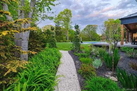 $2,800,000 | 1895 Pequash Avenue, Cutchogue, NY 11935