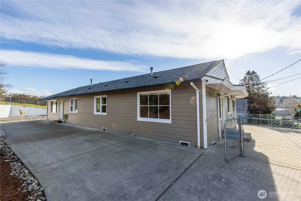 $475,000 | 119 Elm Street, Unit A B, Bremerton, WA 98310