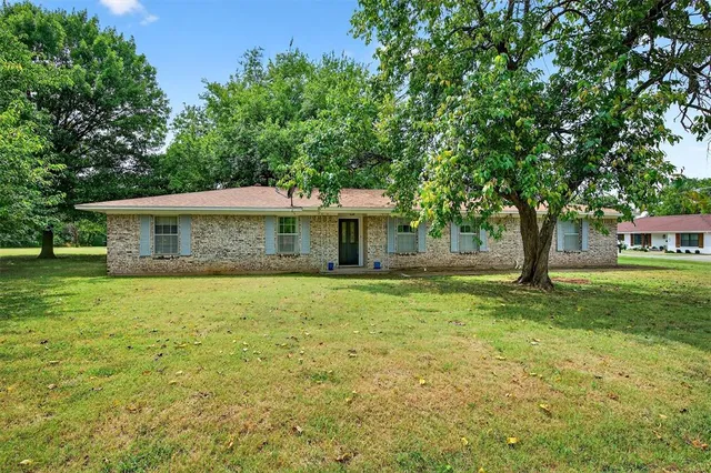 $340,000 | 311 North Britton Street, Tom Bean, TX 75491