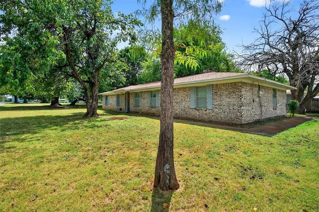 $340,000 | 311 North Britton Street, Tom Bean, TX 75491