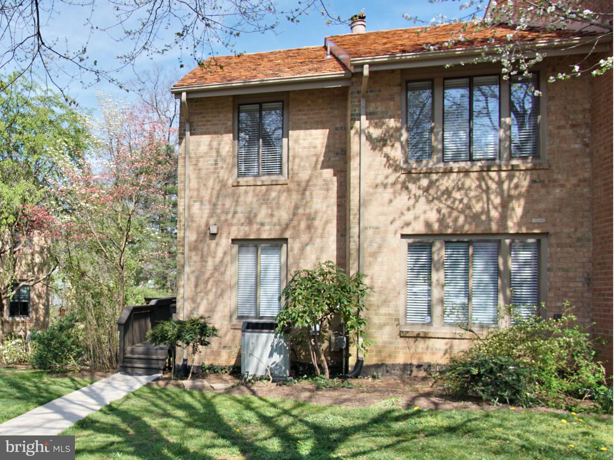 2021 Swans Neck Way Reston, VA 20191 - Photo 1 of 29 Exterior (Front)