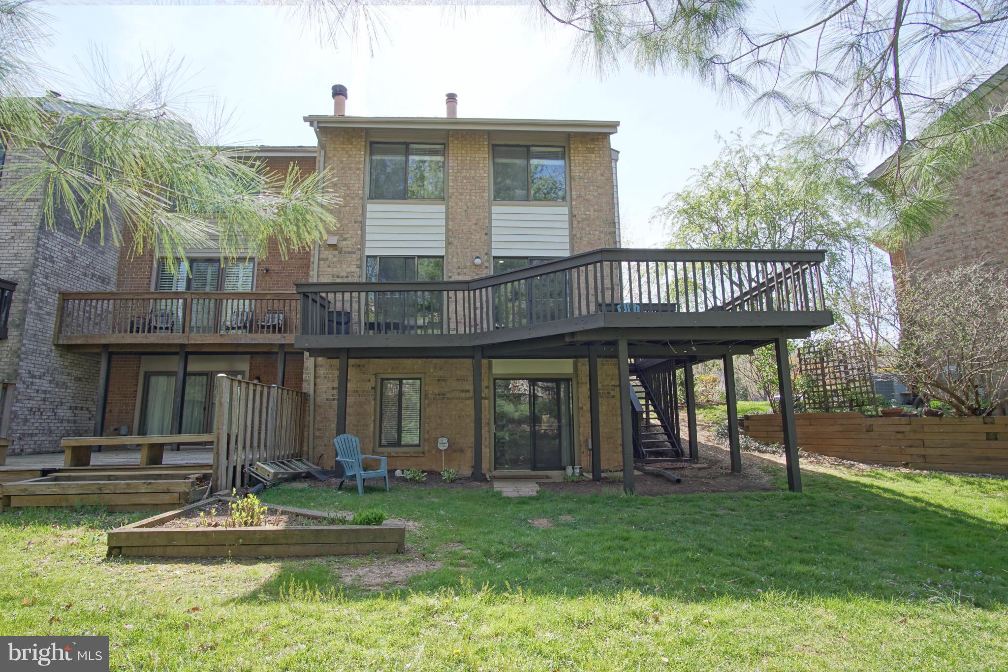 2021 Swans Neck Way Reston, VA 20191 - Photo 25 of 29 Exterior (Rear)