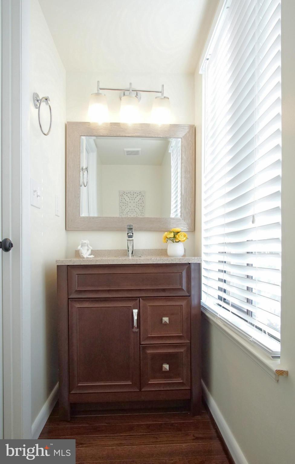 2021 Swans Neck Way Reston, VA 20191 - Photo 5 of 29 Powder room