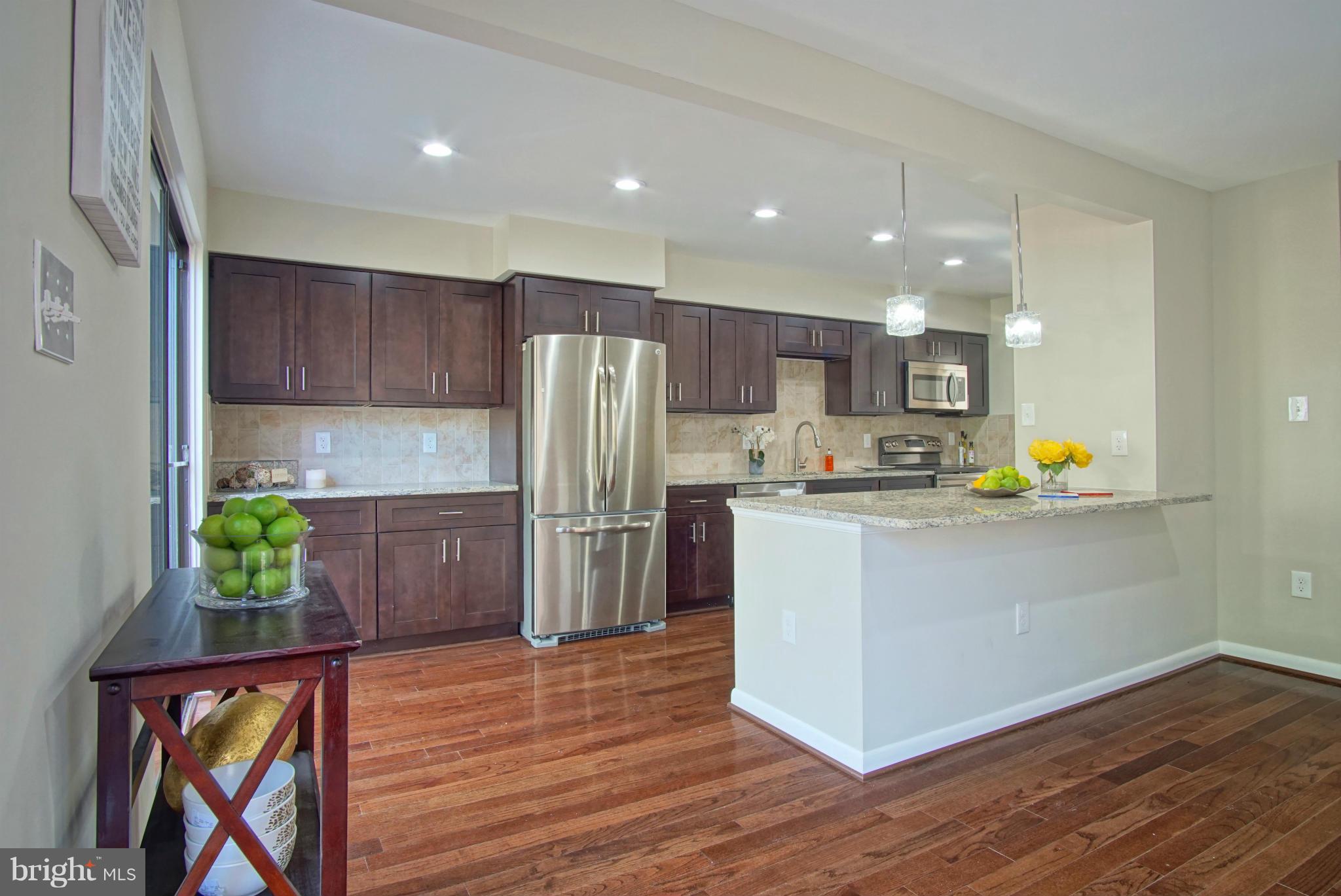 2021 Swans Neck Way Reston, VA 20191 - Photo 7 of 29 Kitchen