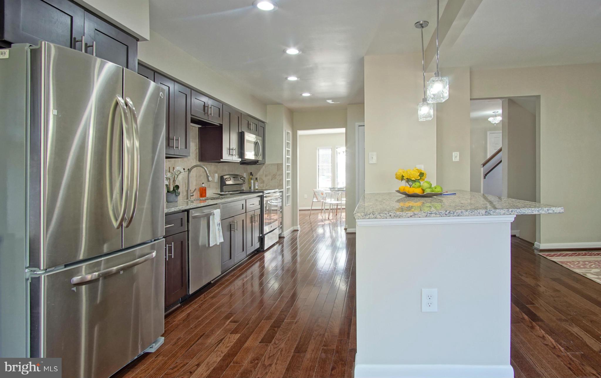 2021 Swans Neck Way Reston, VA 20191 - Photo 9 of 29 Kitchen