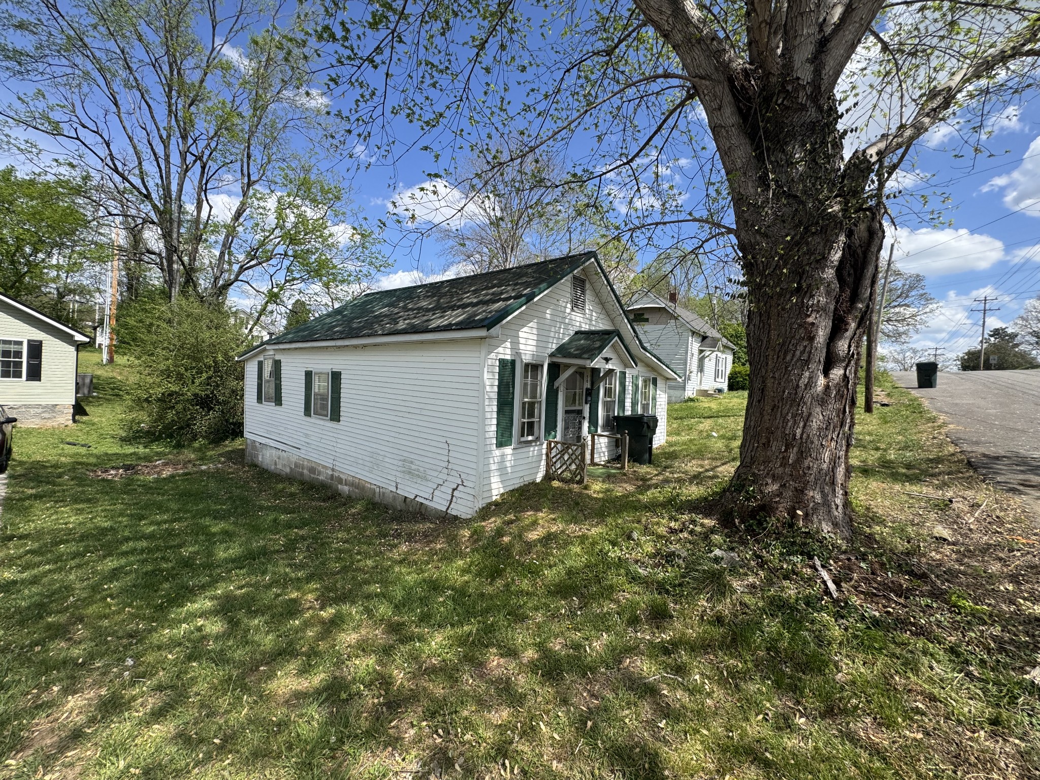 501 West Chestnut Street Dickson, TN 37055 - Photo 3 of 6