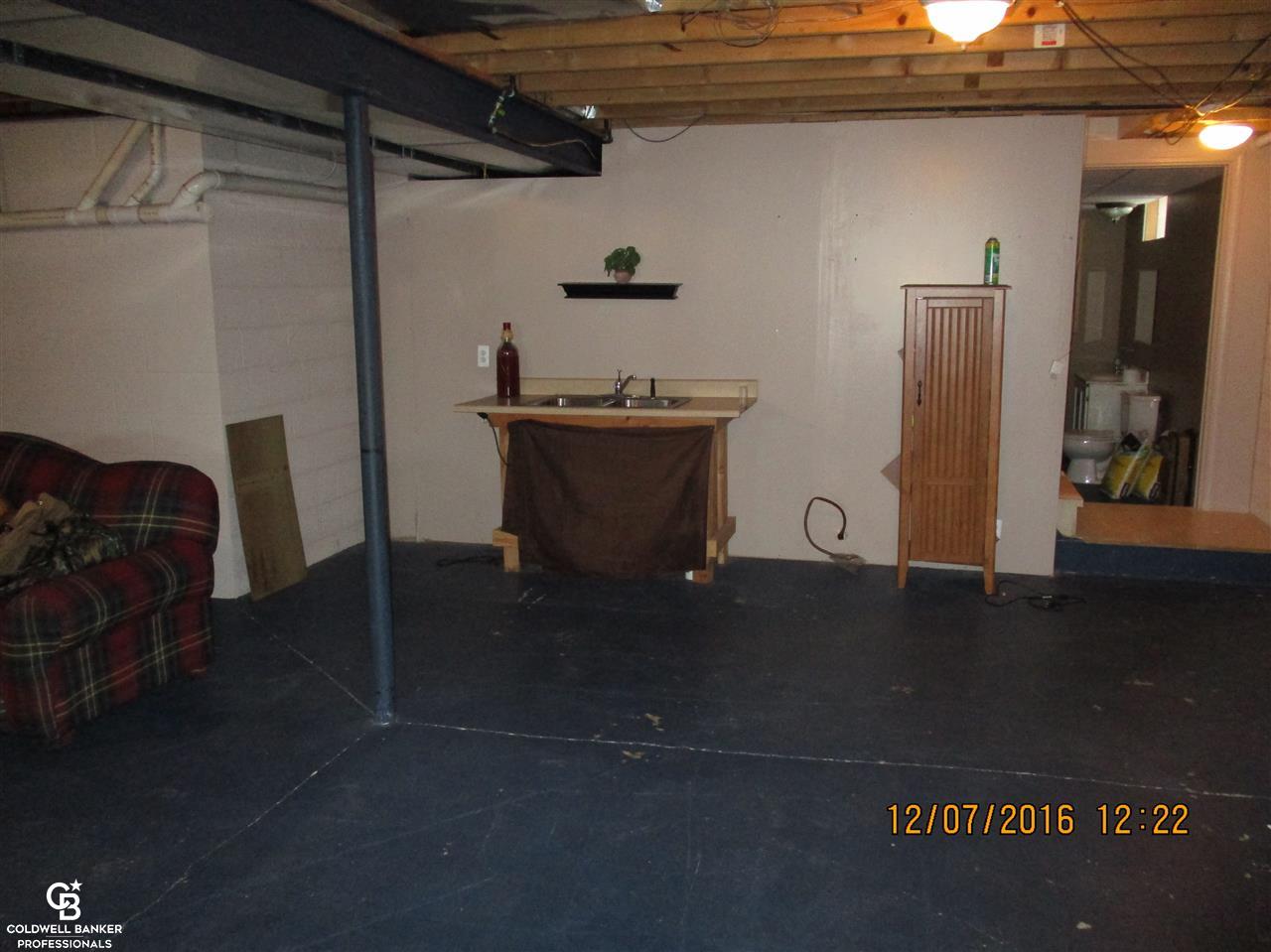 927 Cove Road Goodells, MI 48027 - Photo 10 of 16 31309034-9.JPG