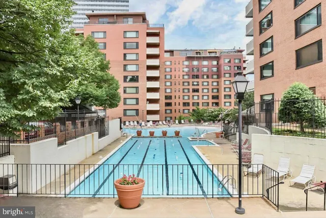 a picture of city view