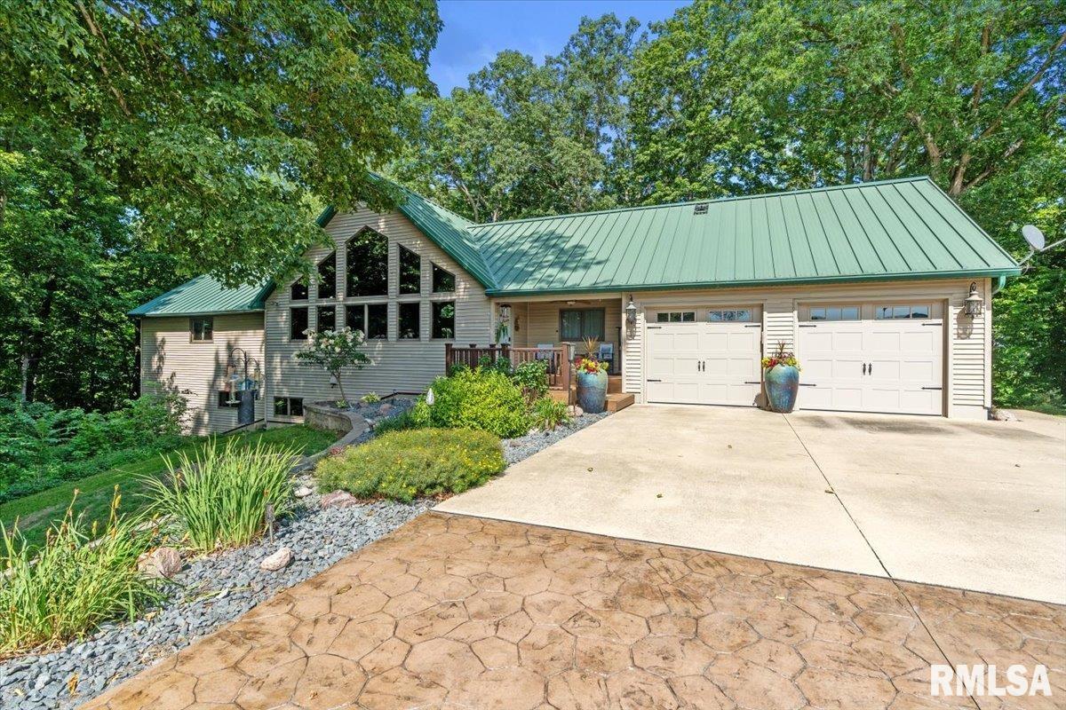 5626 Irwin Bridge Road Pleasant Plains, IL 62677 - Photo 4 of 73 Gallery Image 4