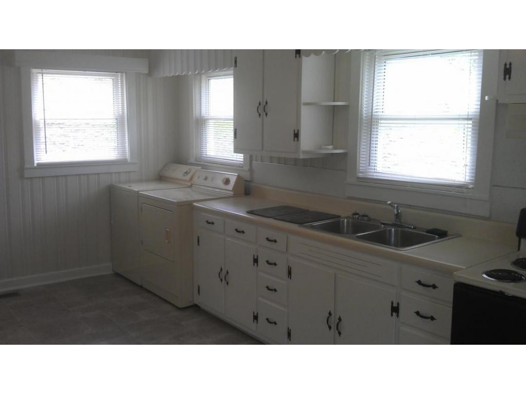215 Fordtown Road Kingsport, TN 37663 - Photo 2 of 13 Photo 2