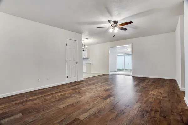 $2,245 | 909 Bennett Street, Cedar Hill, TX 75104